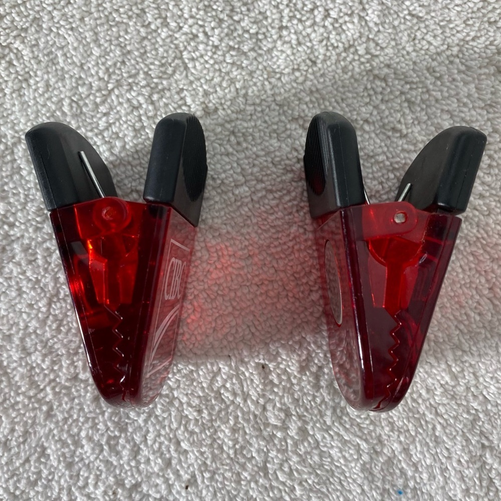 5/$35 CIBC Burgundy Plastic Magnetic Clips x2 - Picture 5 of 10